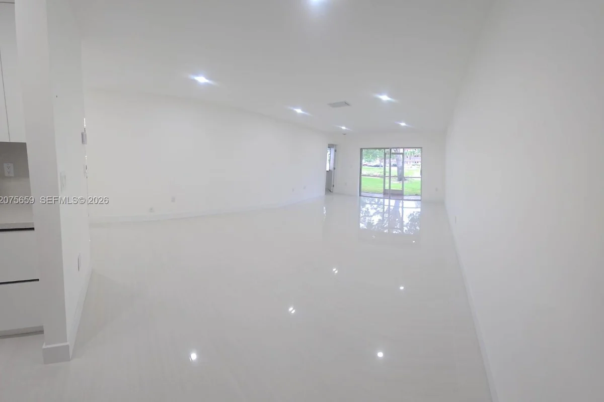 3050 NW 106th Ave #7, Sunrise: photo 1 of 24