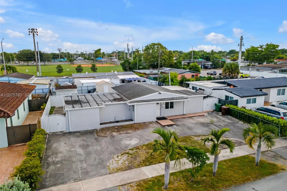 6049 W 14th Ct, Hialeah: photo 1 of 37