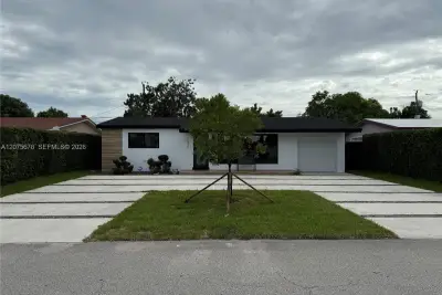 7630 Venetian St, Miramar: photo 1 of 22