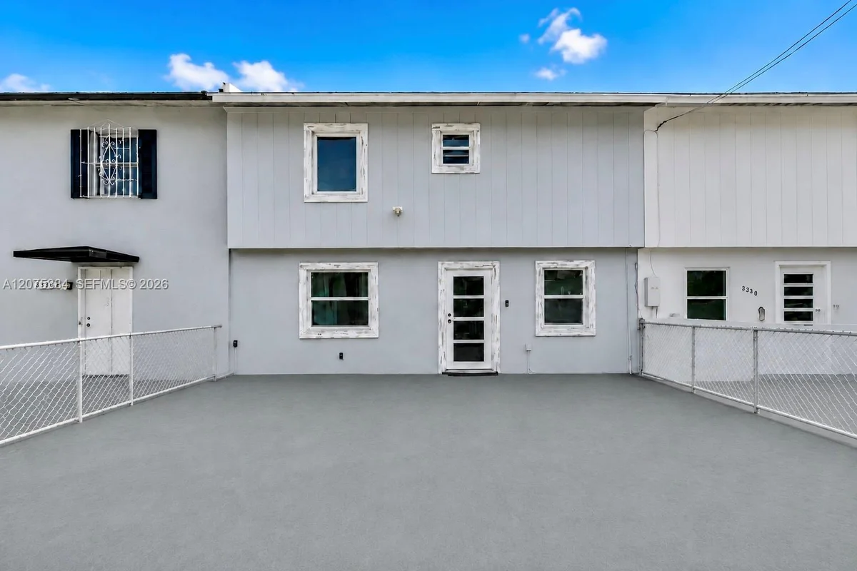 19137 NW 47th Ave, Miami Gardens: photo 1 of 30