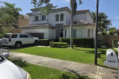 House in Homestead: photo 1 of 23