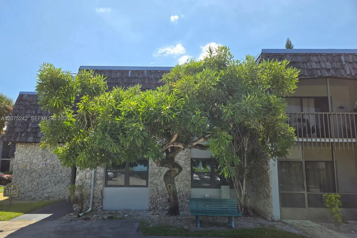 3105 Oakland Shores Dr #J101, Oakland Park: photo 1 of 11