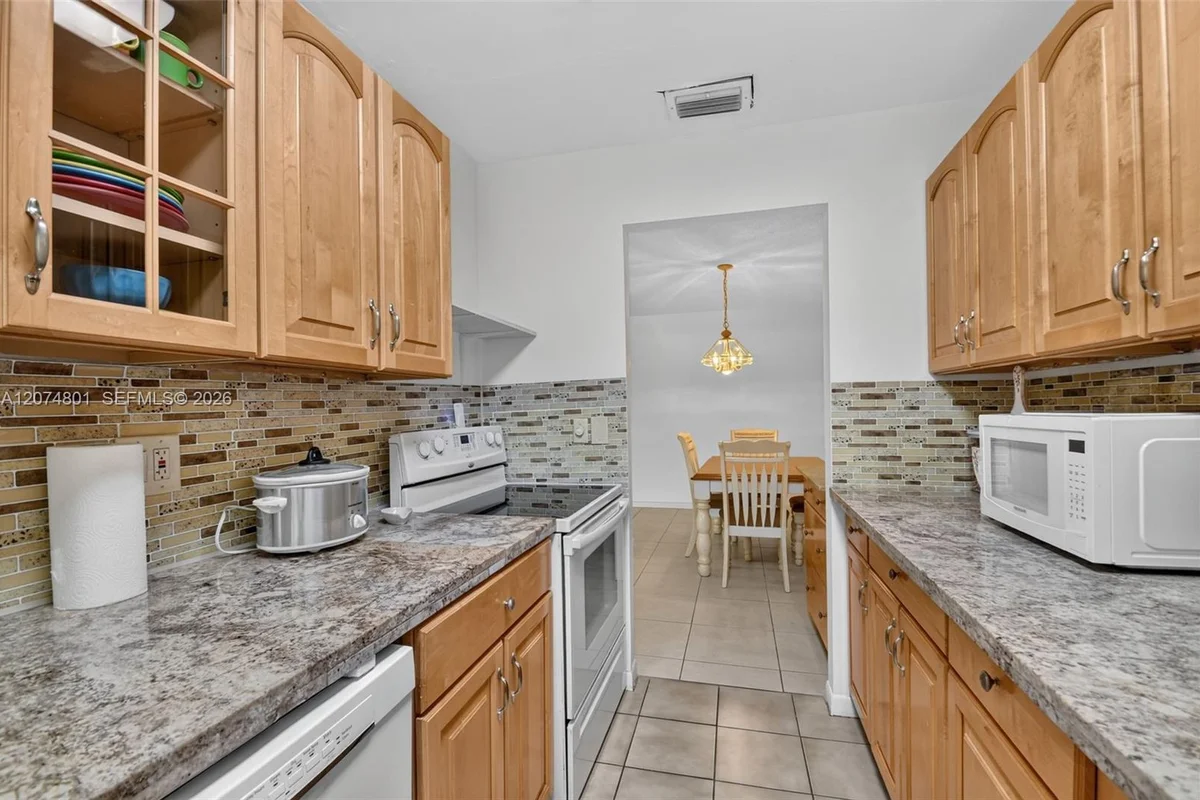 867 North Dr #B, Delray Beach: photo 1 of 47