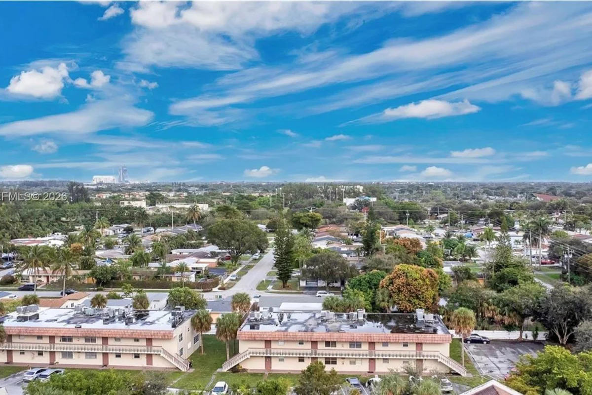 3777 NW 78th Ave #10B, Davie: photo 1 of 12