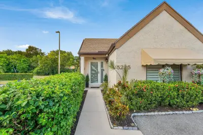 5225 Spice Dr, Palm Beach Gardens: photo 1 of 36