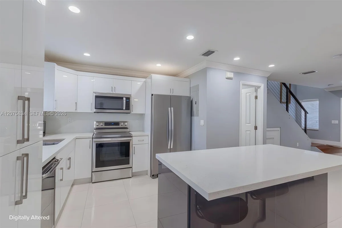 9425 NW 114th Ln #3, Hialeah Gardens: photo 1 of 62