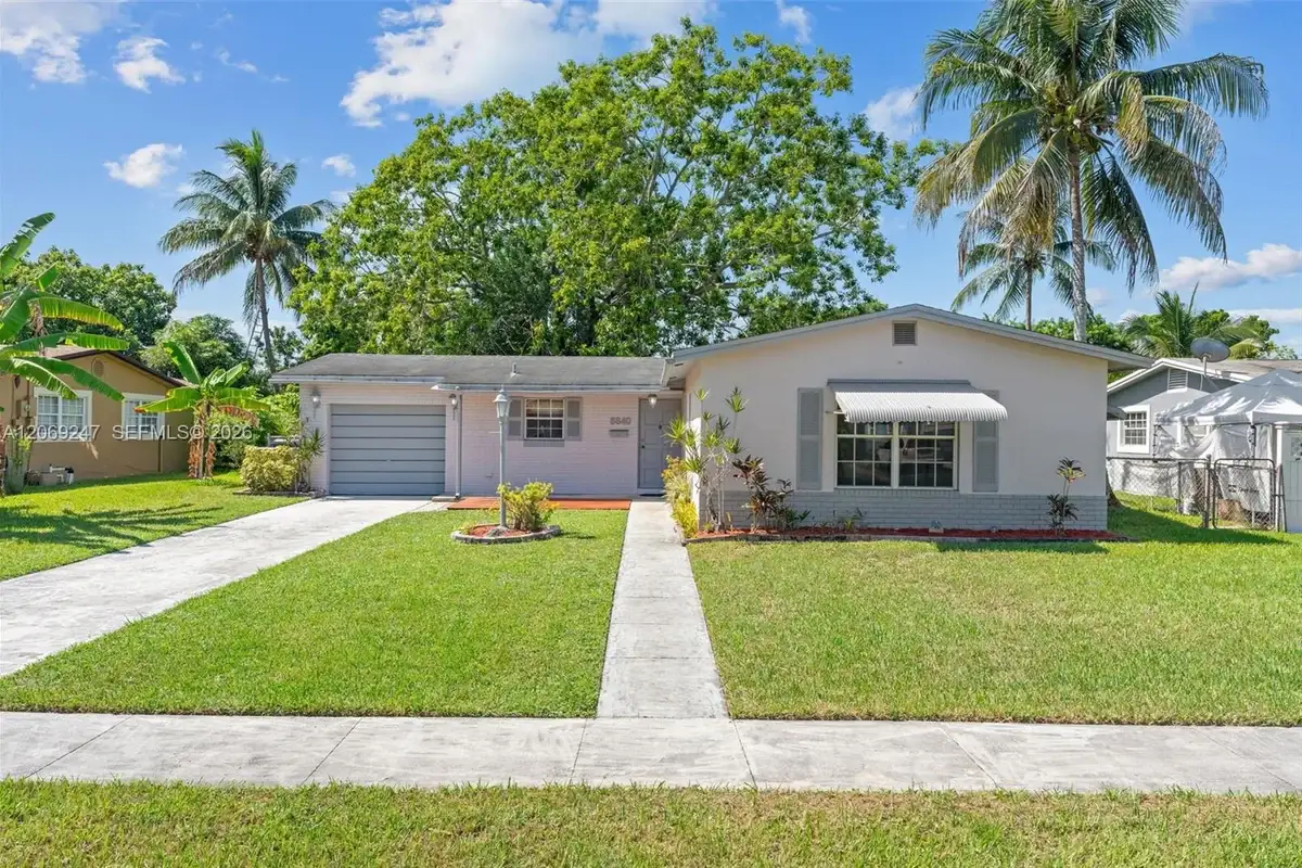 6840 SW 10th Ct, North Lauderdale: photo 1 of 37