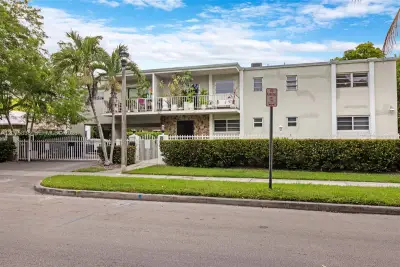 1740 Jefferson Ave #8, Miami Beach: photo 1 of 22
