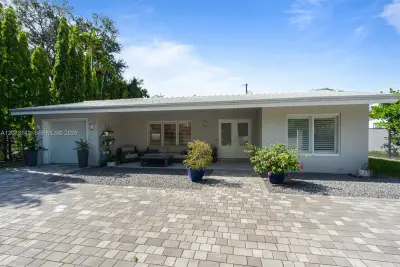 932 Bird Rd, Coral Gables: photo 1 of 40