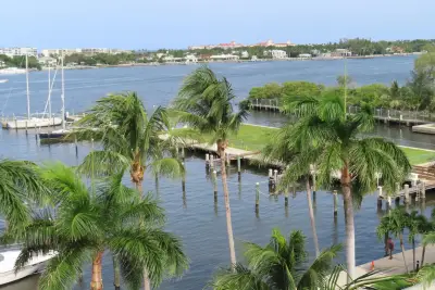 806 E Windward Way #604, Lantana: photo 1 of 19