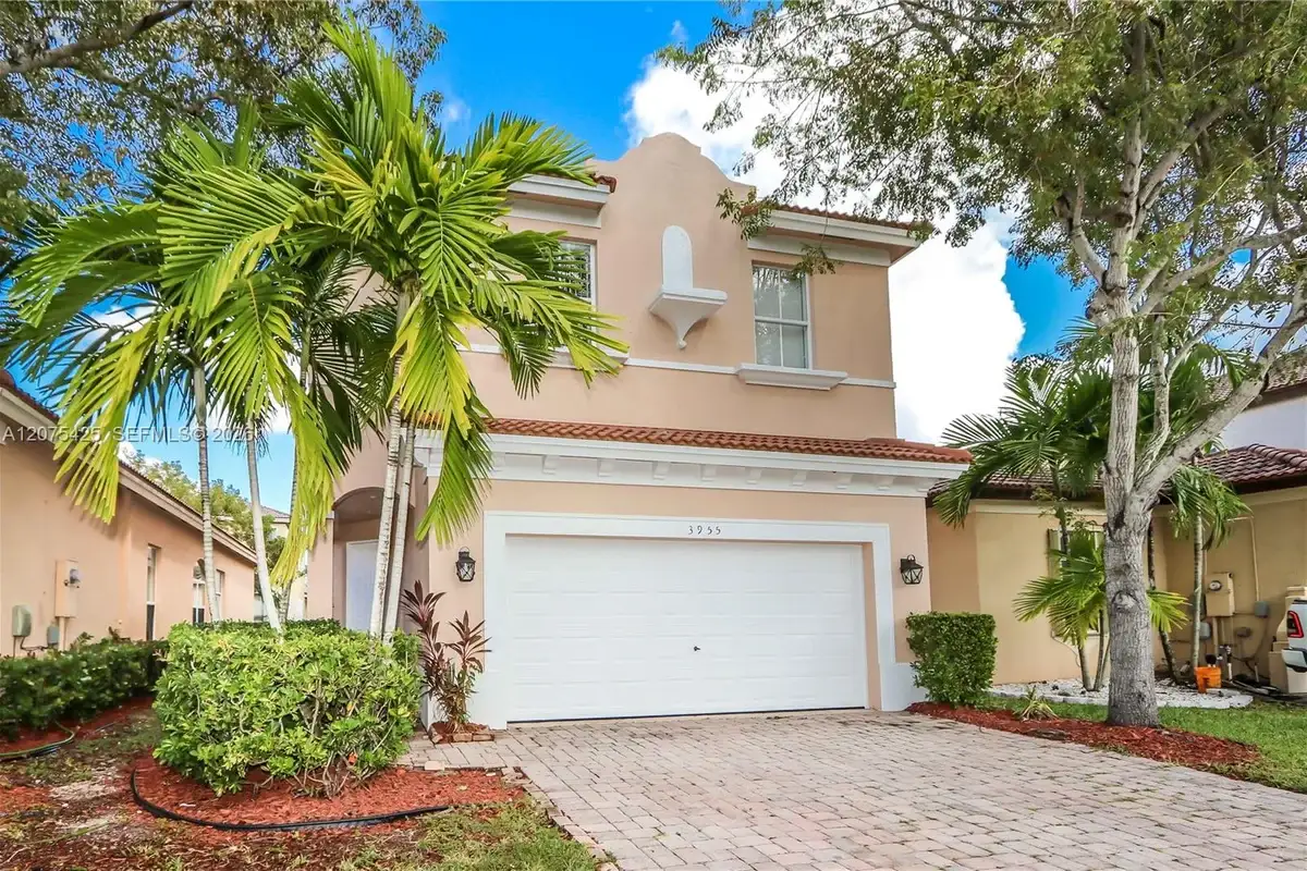 3955 NE 11th Dr, Homestead: photo 1 of 28