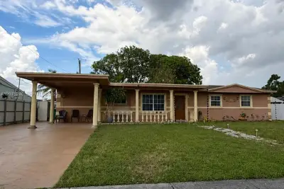4441 NW 173rd Dr, Miami Gardens: photo 1 of 12