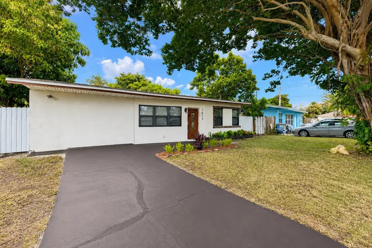 1673 NE 31st St, Pompano Beach: photo 1 of 13