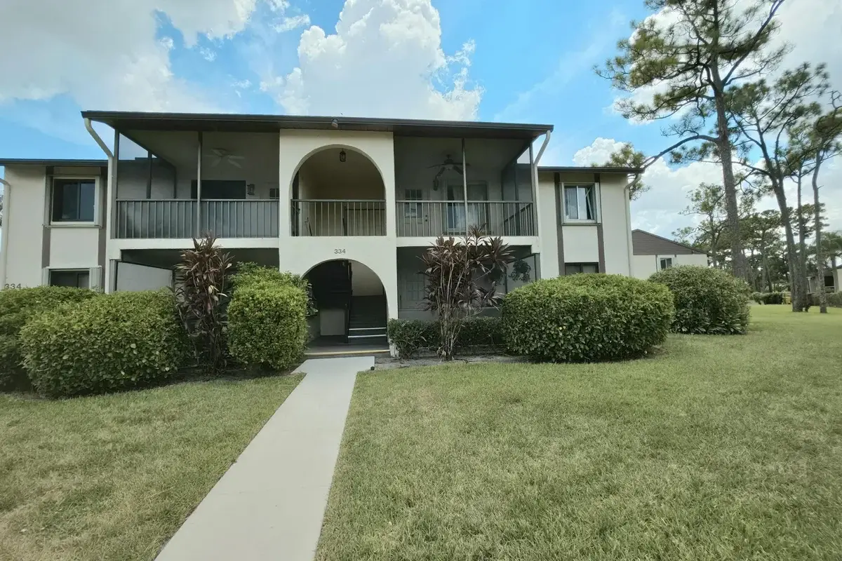 334 Knotty Pine Cir #D-2, Lake Worth: photo 1 of 15