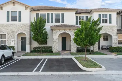 12428 NW 23rd Ct, Miami: photo 1 of 31