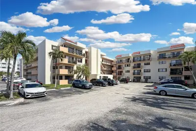 995 SW 84th Ave #309, Miami: photo 1 of 27
