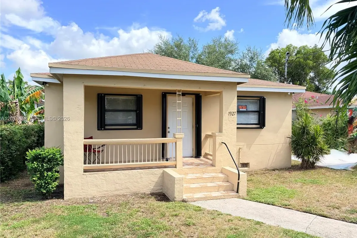 1927 NW 64th St, Miami: photo 1 of 16
