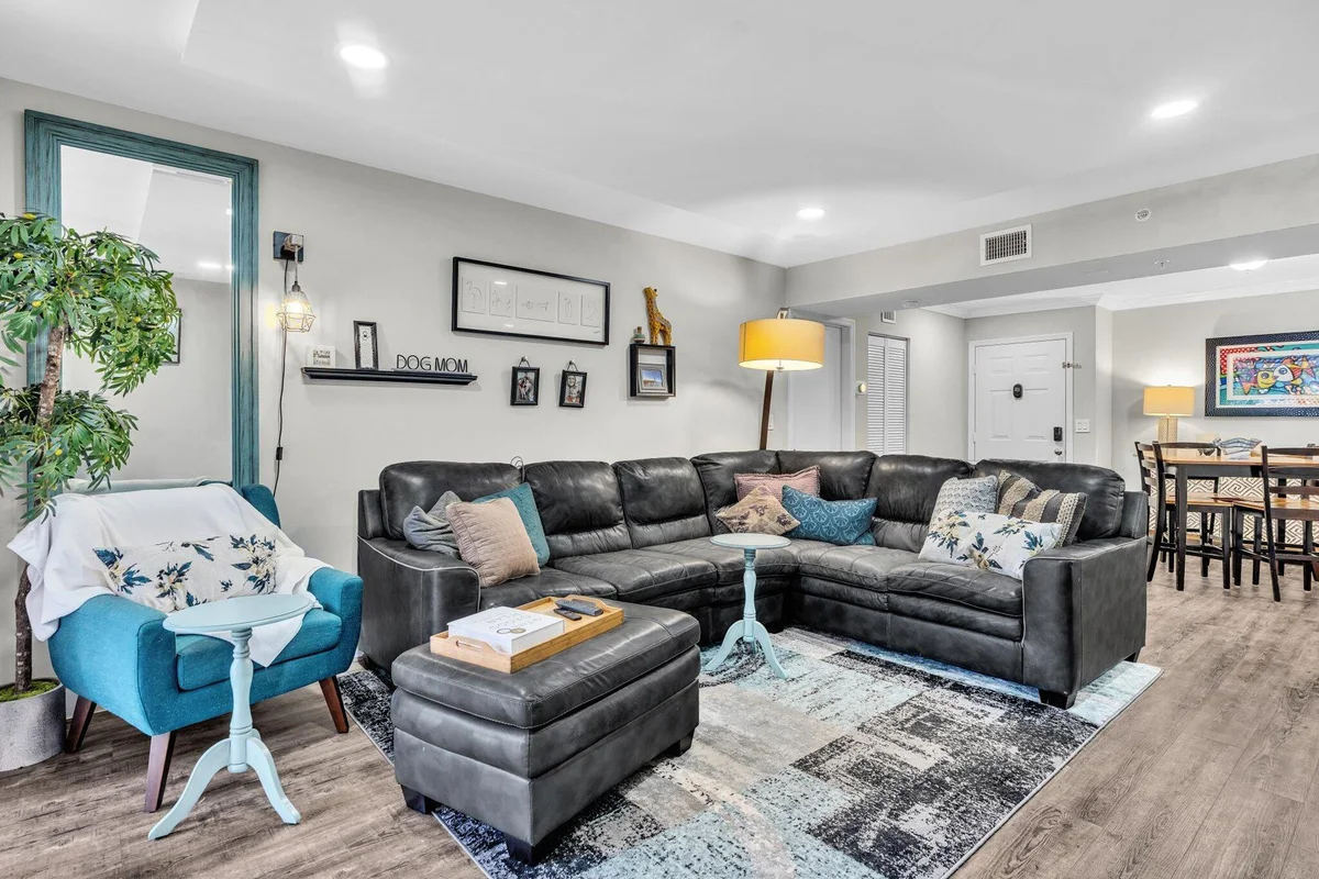 2721 Ocean Club Blvd #104, Hollywood: photo 1 of 40