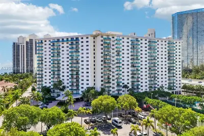 19370 Collins Ave #1120, Sunny Isles Beach: photo 1 of 39