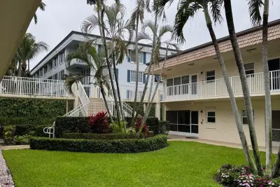 632 Snug Harbor Dr #D6, Boynton Beach: photo 1 of 33