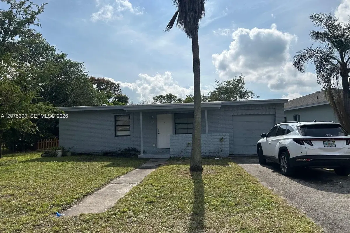 1318 NW 11th St, Fort Lauderdale: photo 1 of 1