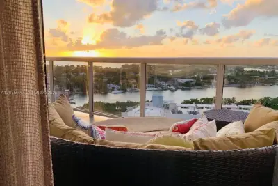 6301 Collins Ave #1606, Miami Beach: photo 1 of 32