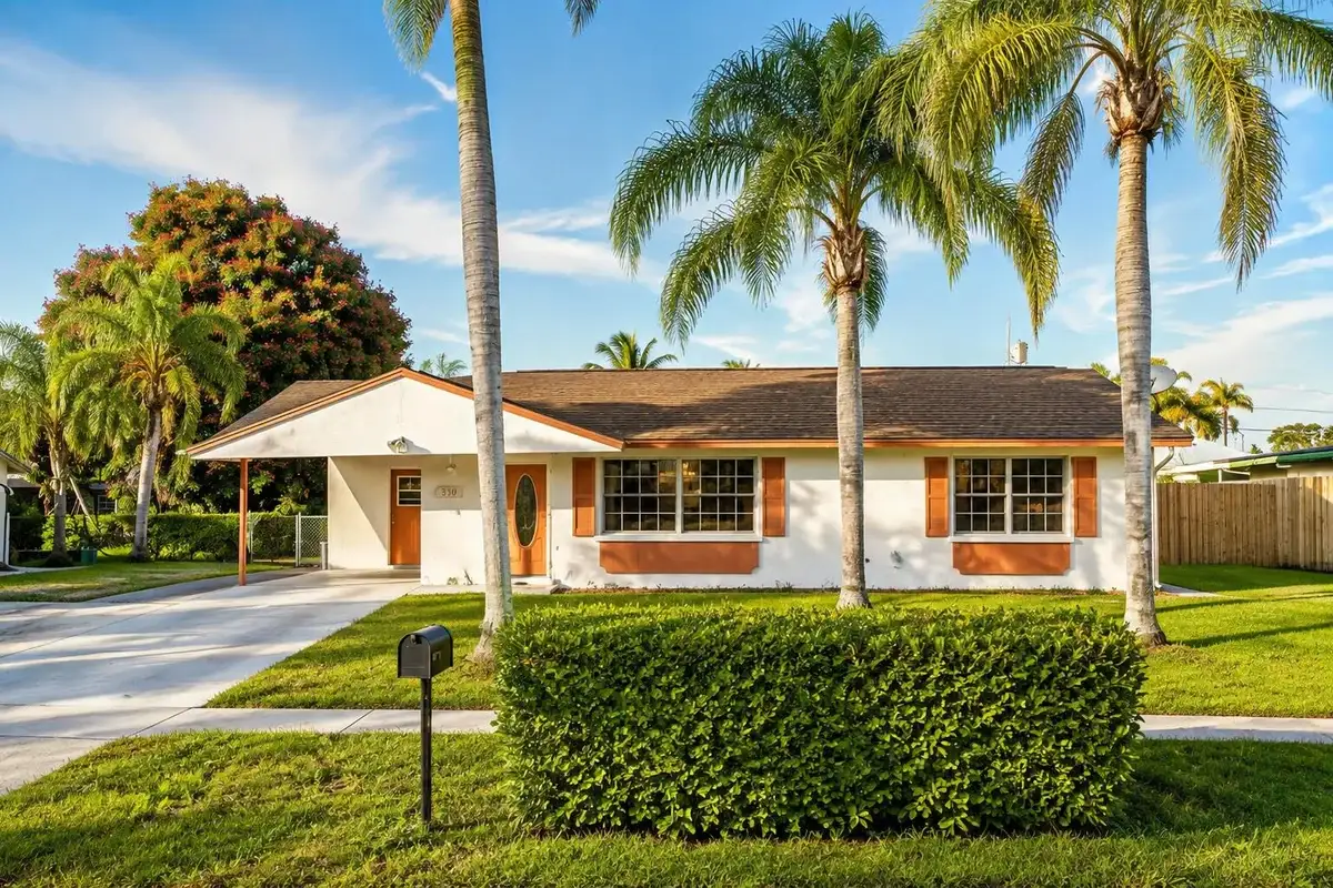 330 W 22nd Ct, Riviera Beach: photo 1 of 7