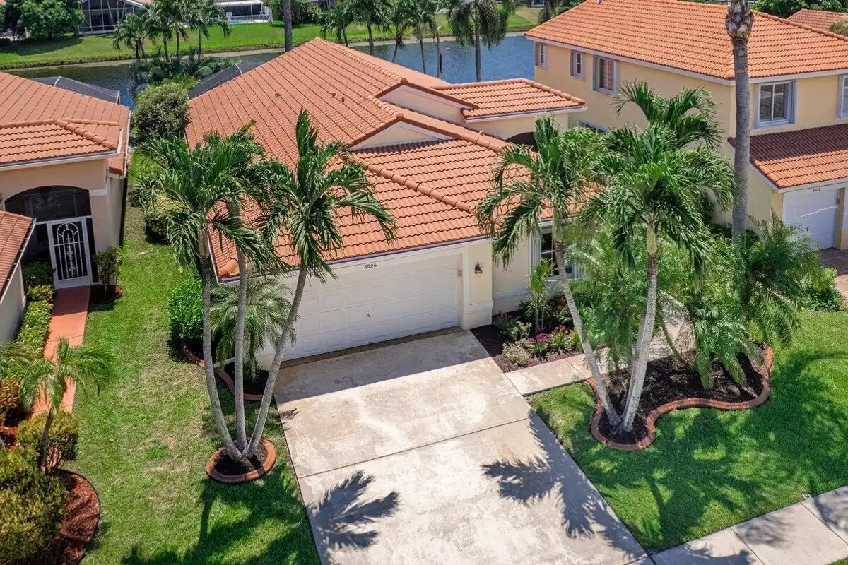 5026 Prairie Dunes Village Cir, Lake Worth: photo 1 of 44