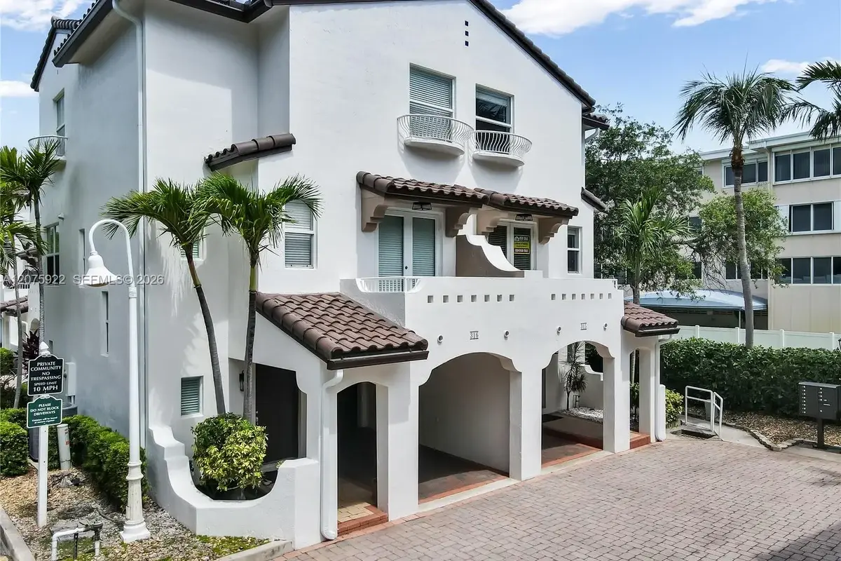 2005 Ocean Walk Ter, Lauderdale-by-the-Sea: photo 1 of 41