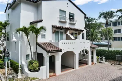 2005 Ocean Walk Ter, Lauderdale-by-the-Sea: photo 1 of 41