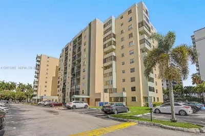 5055 NW 7th St #112, Miami: photo 1 of 15