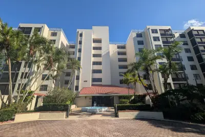 105 Lake Emerald Dr #810, Oakland Park: photo 1 of 18