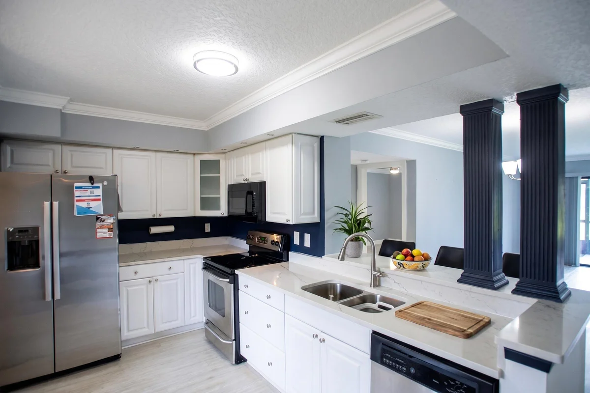 7370 S Oriole Blvd #102, Delray Beach: photo 1 of 36