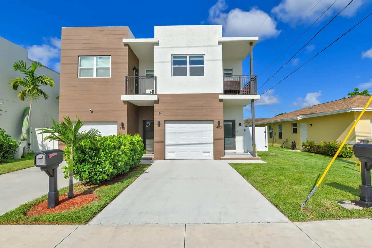 460 NW 27th Ave, Pompano Beach: photo 1 of 46