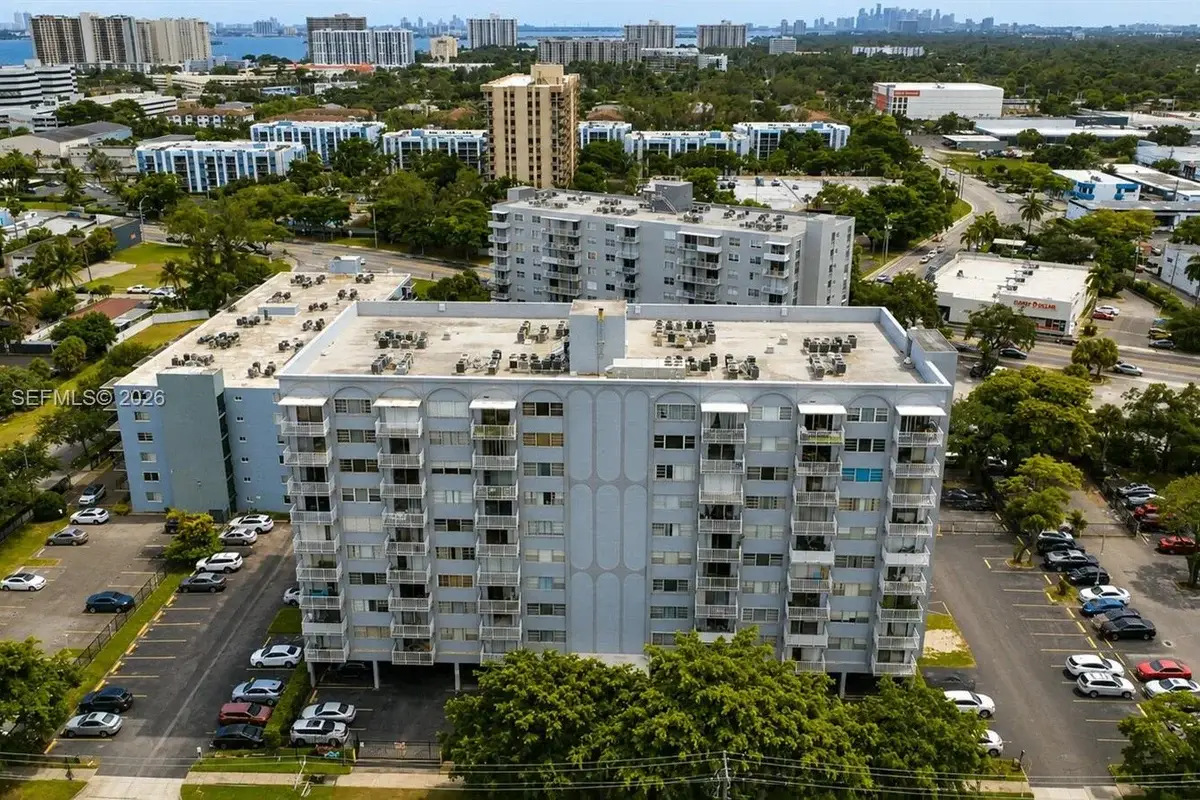 1470 NE 125th Ter #202, North Miami: photo 1 of 16