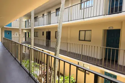 5190 Las Verdes Cir #209, Delray Beach: photo 1 of 8