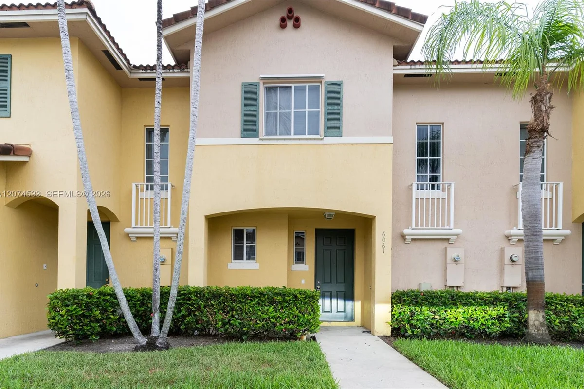 6061 SW 19th Ct, North Lauderdale: photo 1 of 31