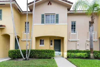6061 SW 19th Ct, North Lauderdale: photo 1 of 31