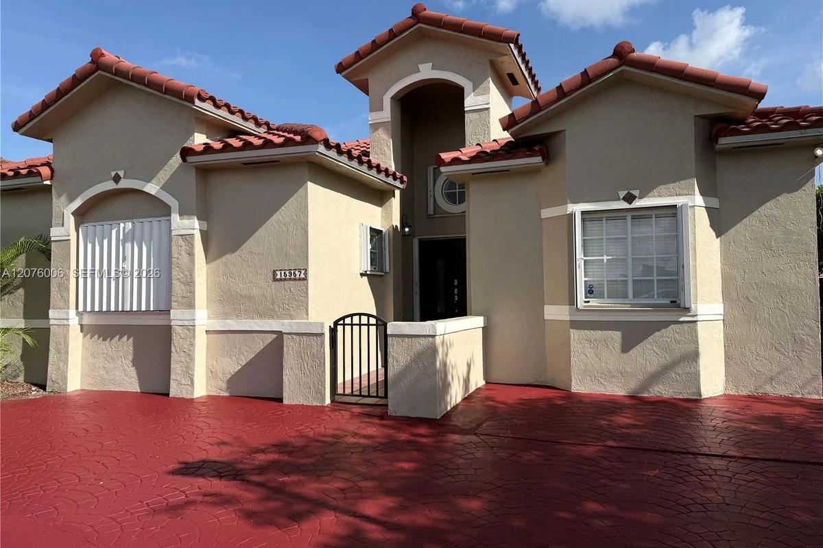 15957 SW 54th Ter, Miami: photo 1 of 28