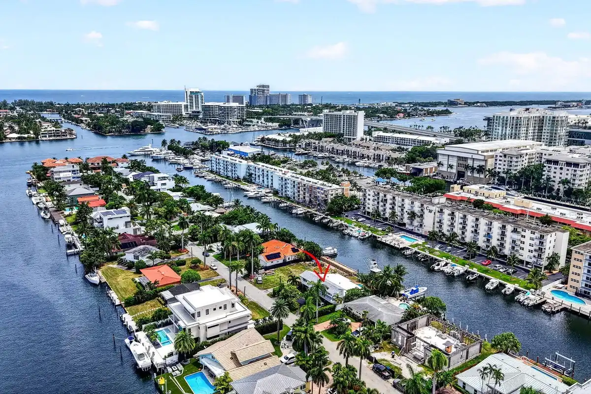1636 SE 14th St, Fort Lauderdale: photo 1 of 42