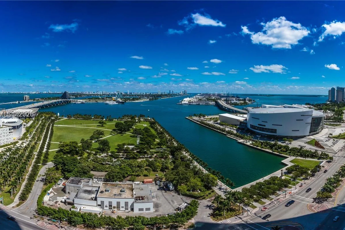 900 Biscayne Blvd #2604, Miami: photo 1 of 48