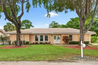 8751 NW 19th St, Coral Springs: photo 1 of 41