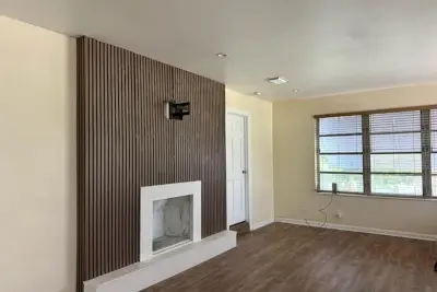 913 N B St, Lake Worth Beach: photo 1 of 14