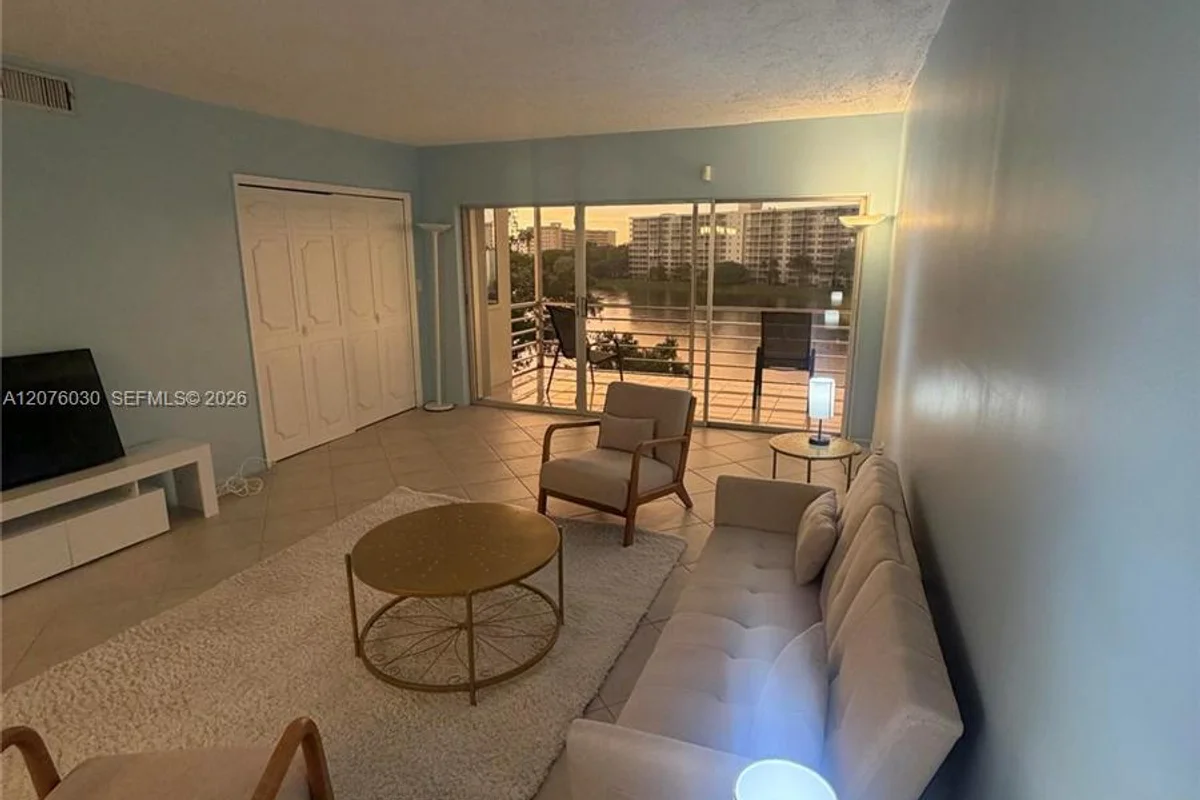 2751 N Palm Aire Dr #502, Pompano Beach: photo 1 of 17