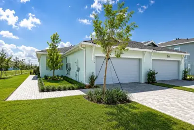 Townhouse in Loxahatchee: photo 1 of 35
