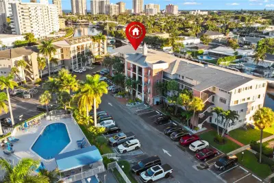 455 Paradise Isle Blvd #402, Hallandale Beach: photo 1 of 33