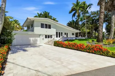 2613 Tortugas Ln, Fort Lauderdale: photo 1 of 45