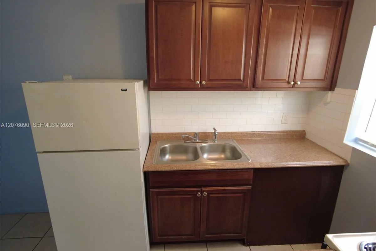 620 NW 16th Ave #2, Pompano Beach: photo 1 of 10