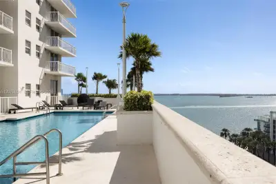 1200 Brickell Bay Dr #4010, Miami: photo 1 of 25
