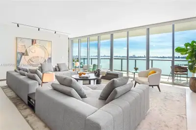 788 NE 23rd St #1801, Miami: photo 1 of 58
